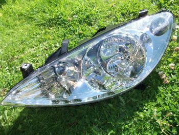 PEUGEOT 307 New Passenger Side Headlight 2001 - 2005