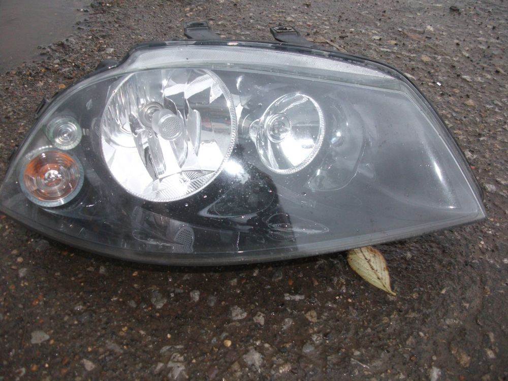 SEAT IBIZA 2002-08 RIGHT OFFSIDE DRIVER HEADLIGHT HEAD LAMP 6L2941006