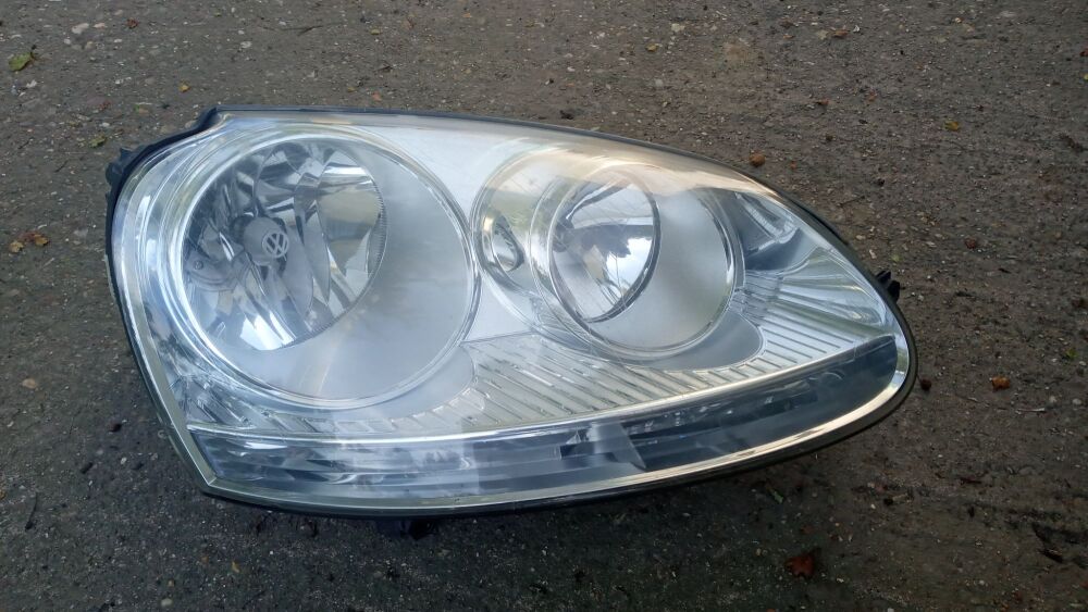 Volkswagen Golf Right Drivers Mk5 Headlight 2005-2009