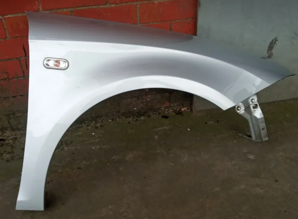 SEAT LEON Right Wing O/S MK2 2005-2012 Silver