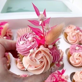 BAKE IT PRETTY - Cupcake Flowers