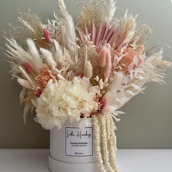 Powder Pink Dried Flower Hat Box