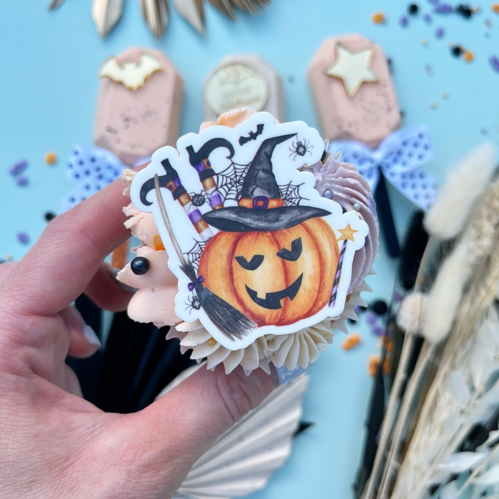 PRETTY IN PRINT - Witches Pumpkin Topper / Charm