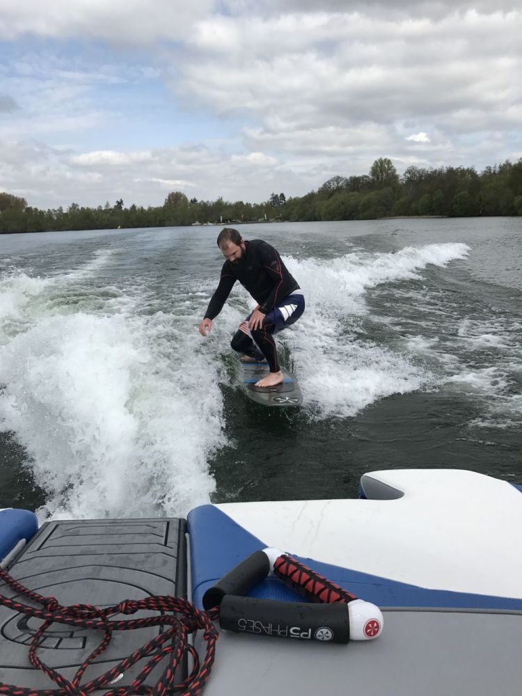 Ellingham wakesurf