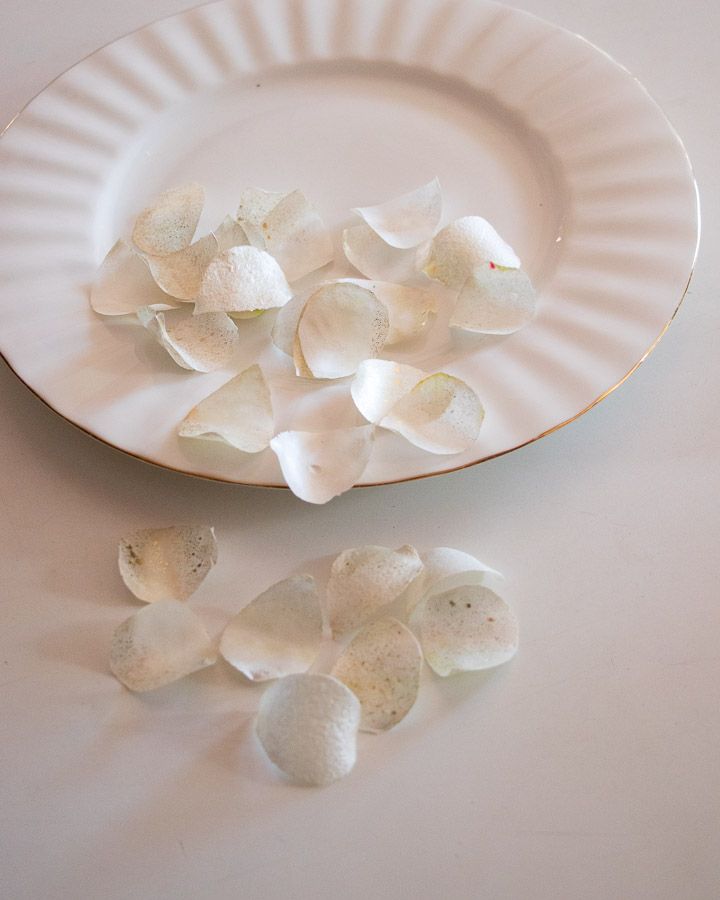 Crystal Candy Edible Rose Petals - Sweet Rose Leaves No.10 - Bridal Satin White