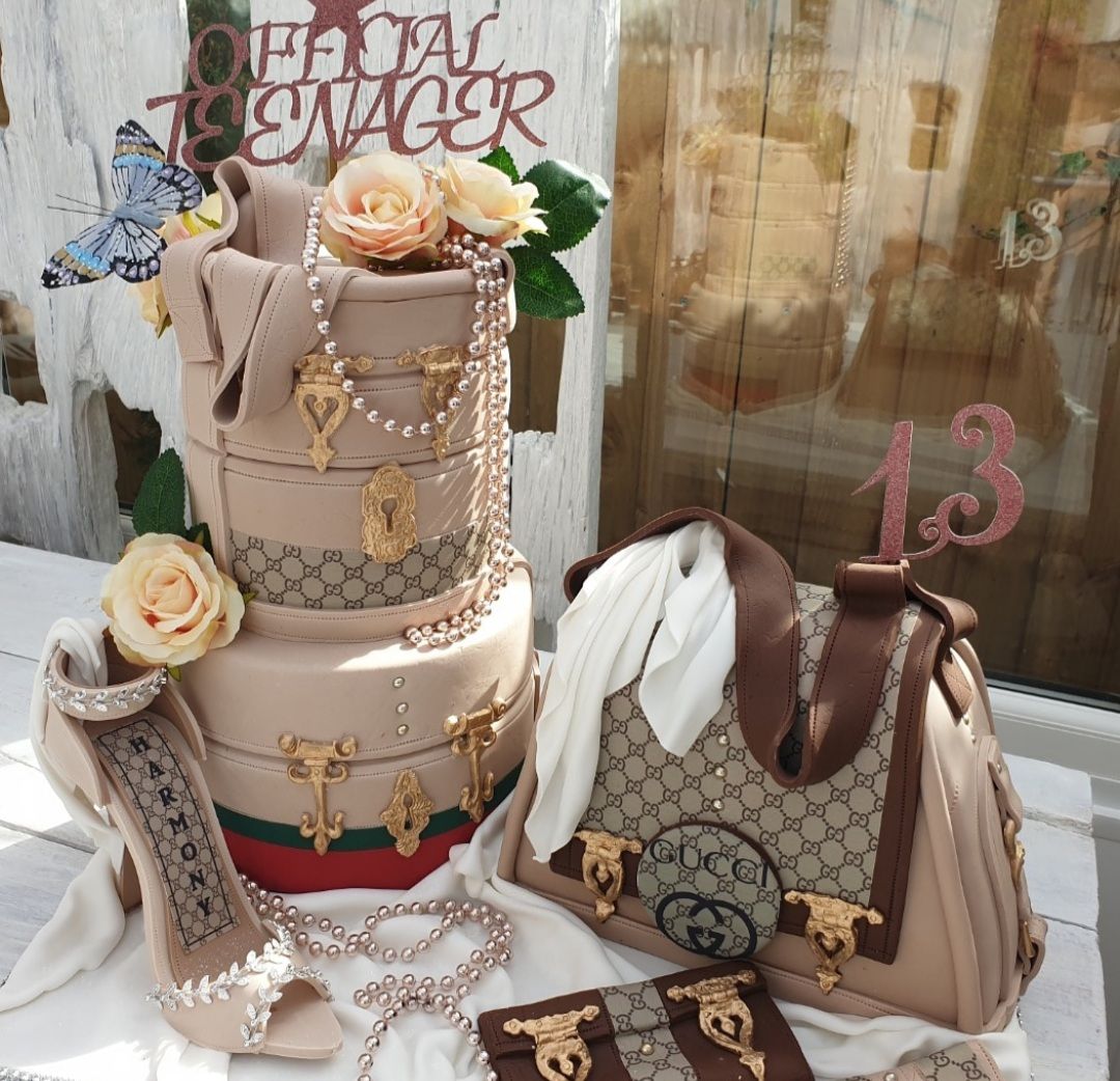 Louis Vuitton Birthday Cakes, Louis Vuitton Purse Cake/Edible Purse/21st  Birthday Cake