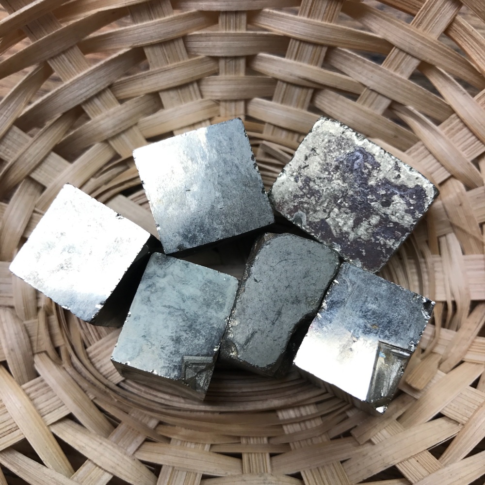 Raw Stone - Iron Pyrite, Medium Cube