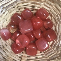 Tumblestone - Quartz, Cherry, Red