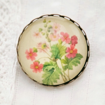 Primula sinensis by Redouté, brooch