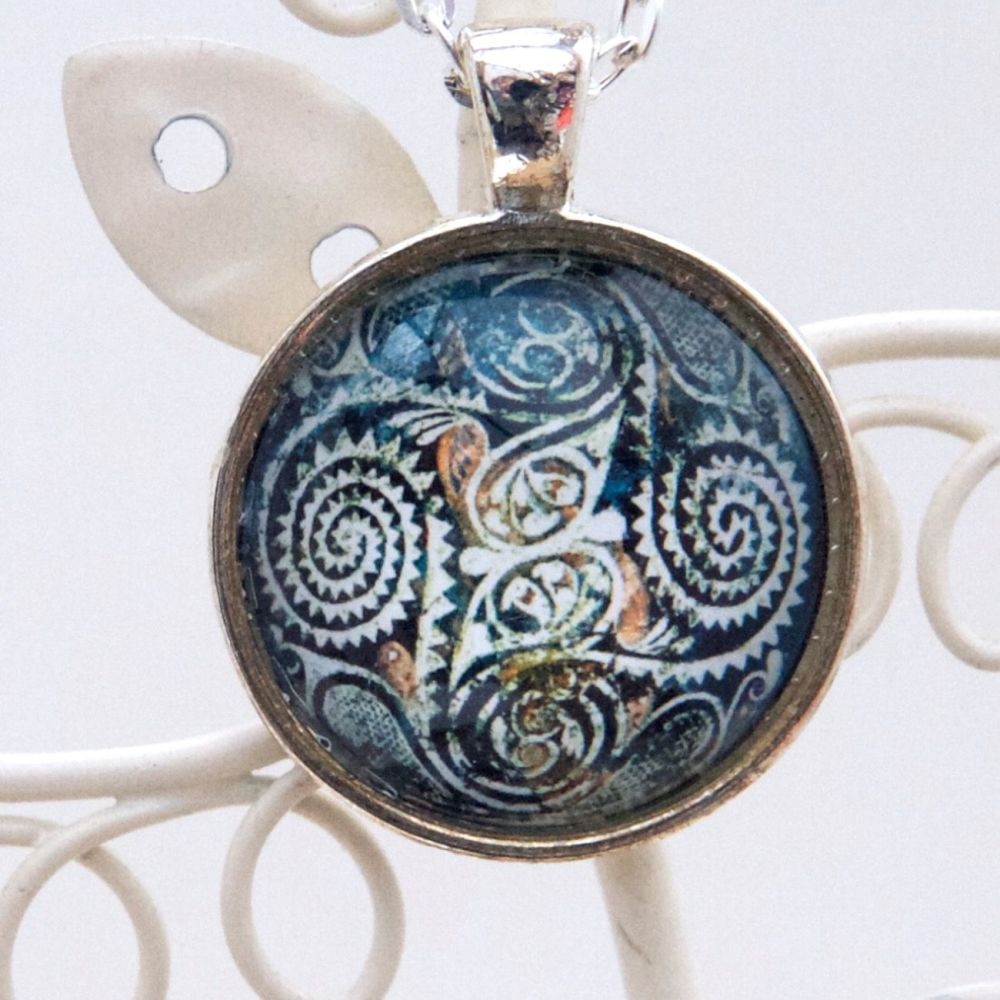 Kamares ware spirals motif, pendant necklace