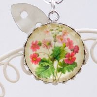 Primula sinensis RedoutÃ© deep glass pendant