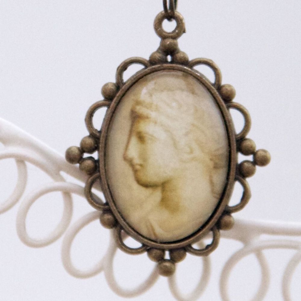 Pompeii marble face pendant necklace