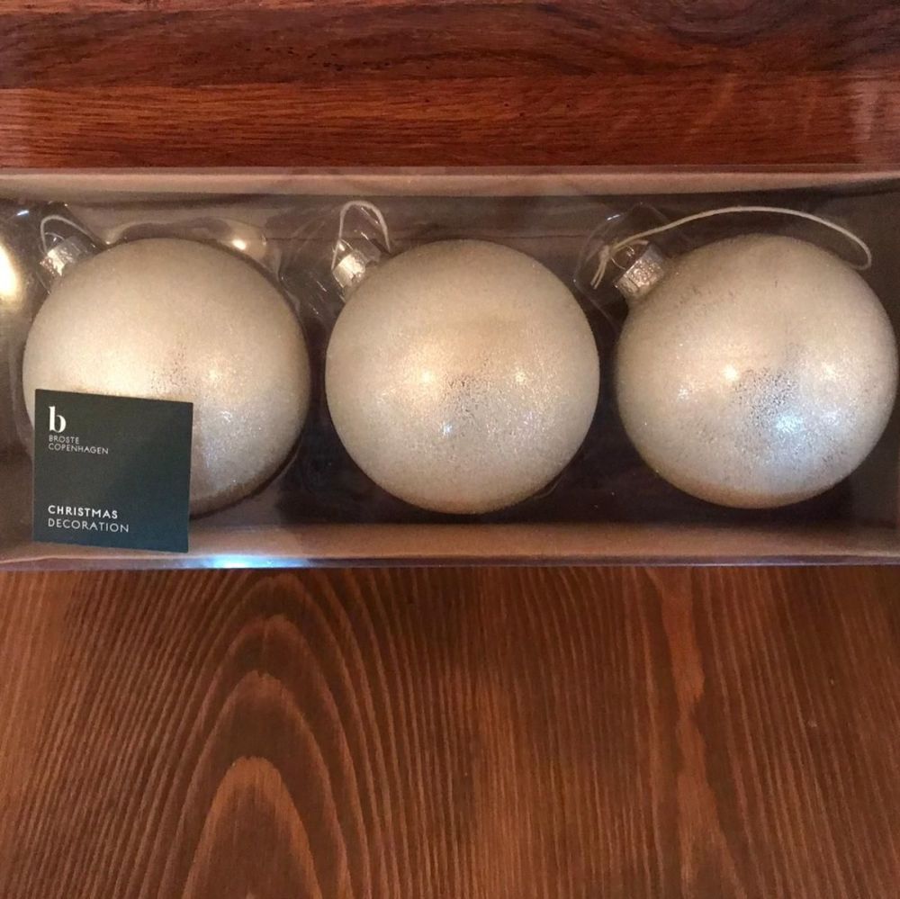Decorations - Box of Silver Baubles