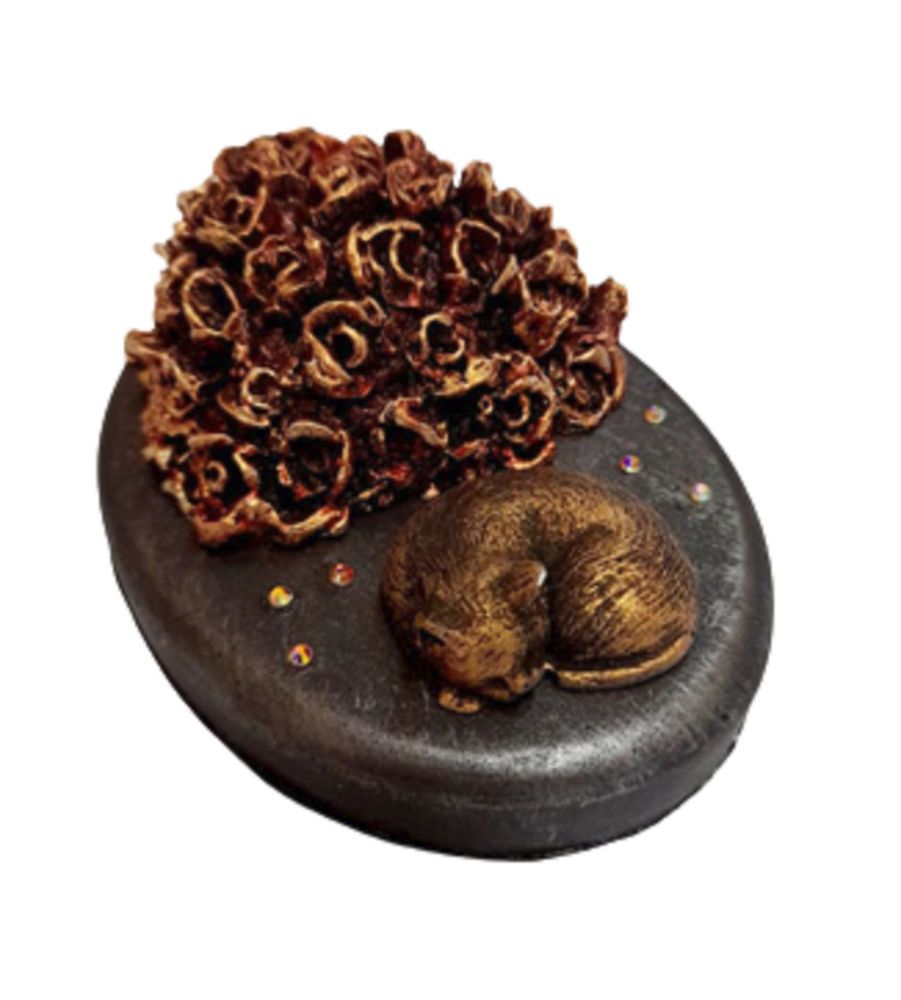 Purrfect Pebbles - Sleeping Kitten, & Heart Shaped Roses Bouquet - CMD-023