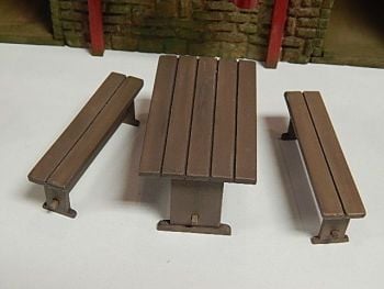 PW39 - Picnic/Pub Table & 2 Benches