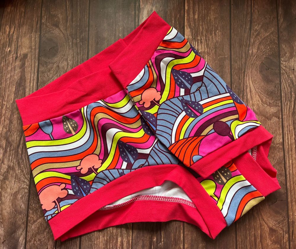 LARGE Boy Shorts UK 14-16 - Hot Landscapes