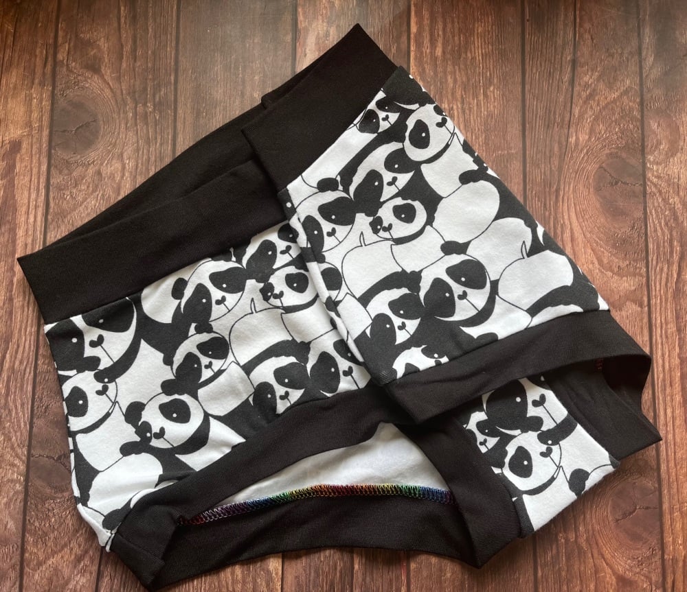 MEDIUM Boy Shorts UK 10-12 - Pandas