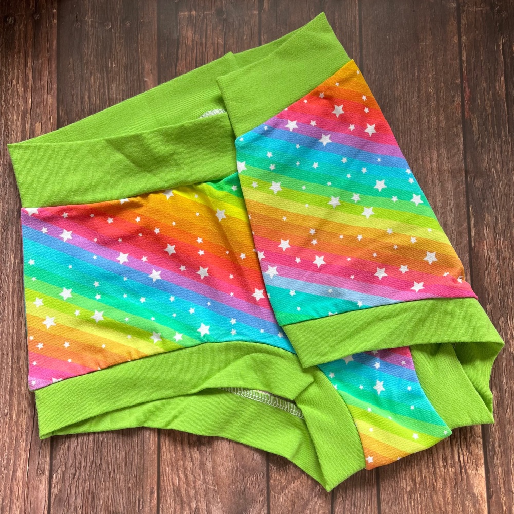 MEDIUM Boy Shorts UK 10-12 - Pastel Rainbow Stars