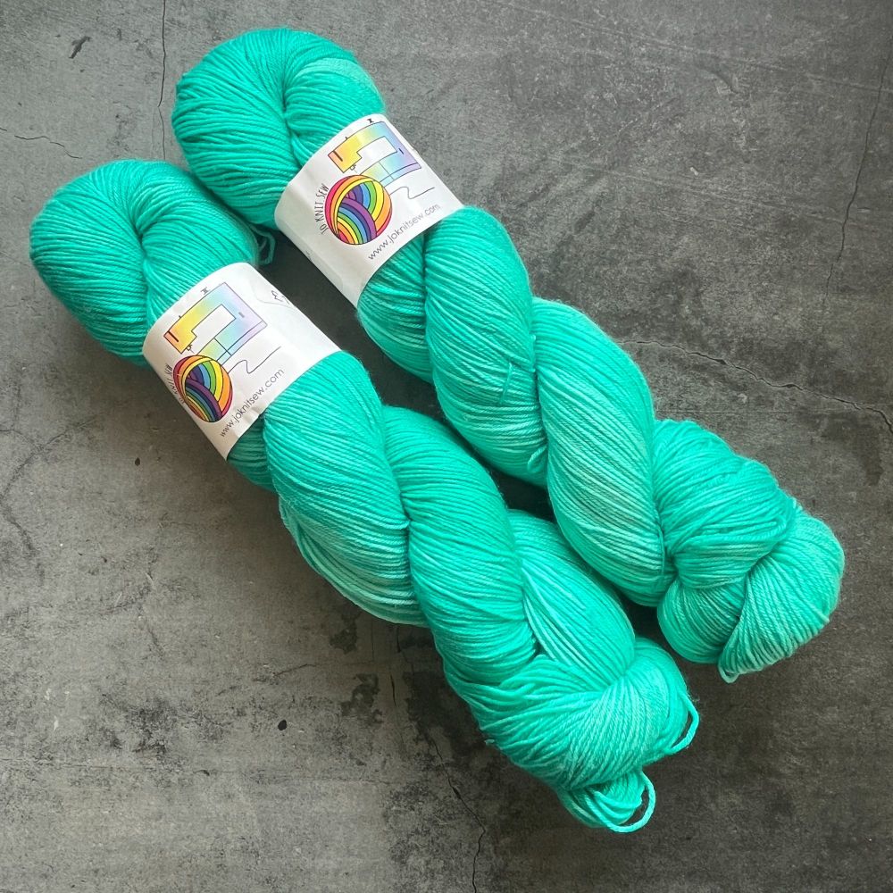 AQUA Semi Solid on Merino Nylon Platinum sock
