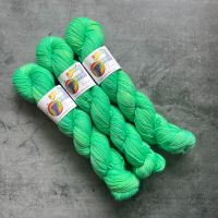 Green Semi Solid on Merino Nylon Platinum sock (50g)