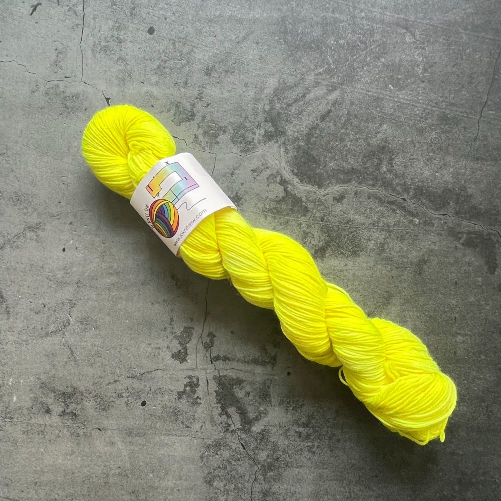 Raver Yellow Semi Solid on Merino Nylon Platinum sock (50g)
