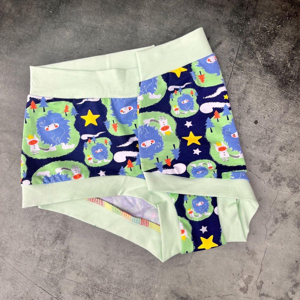 MEDIUM Boy Shorts UK 10-12 - Wild Things