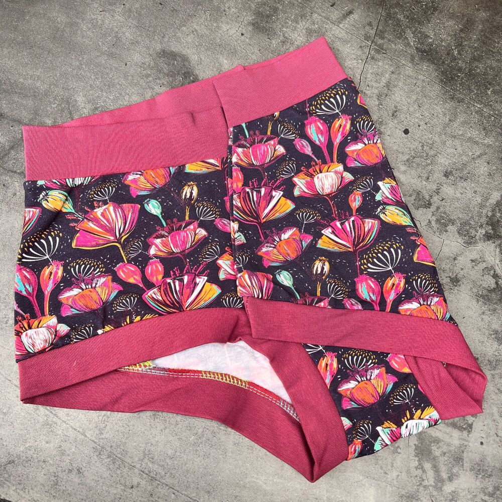LARGE Boy Shorts UK 14-16 - Navy ish Flowers
