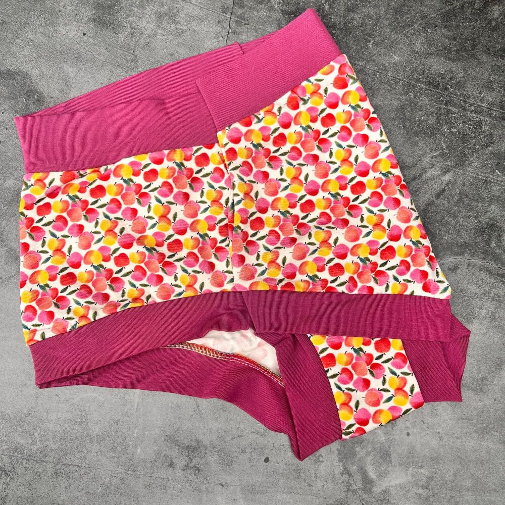 XL Boy Shorts UK 18-20 - Apple Bobbing