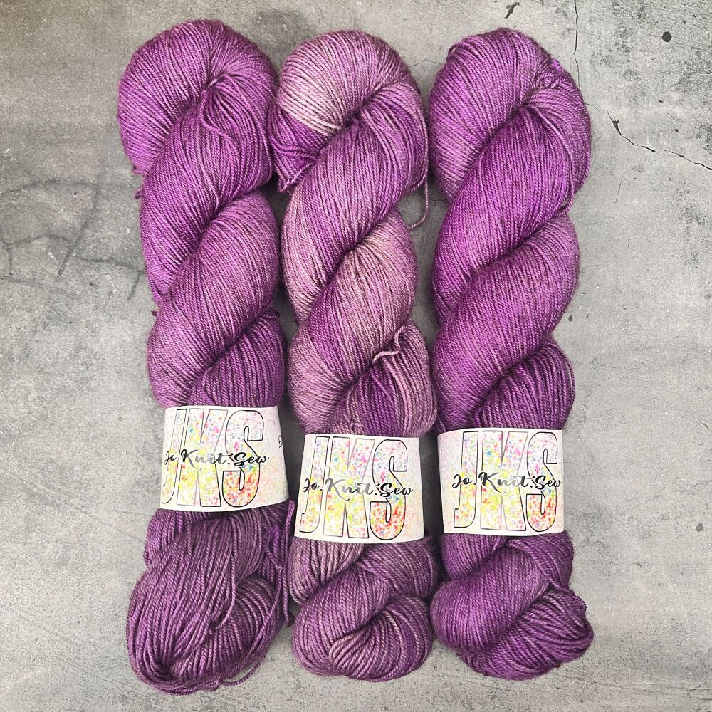 VIOLET Semi Solid on Merino / Yak / Nylon sock