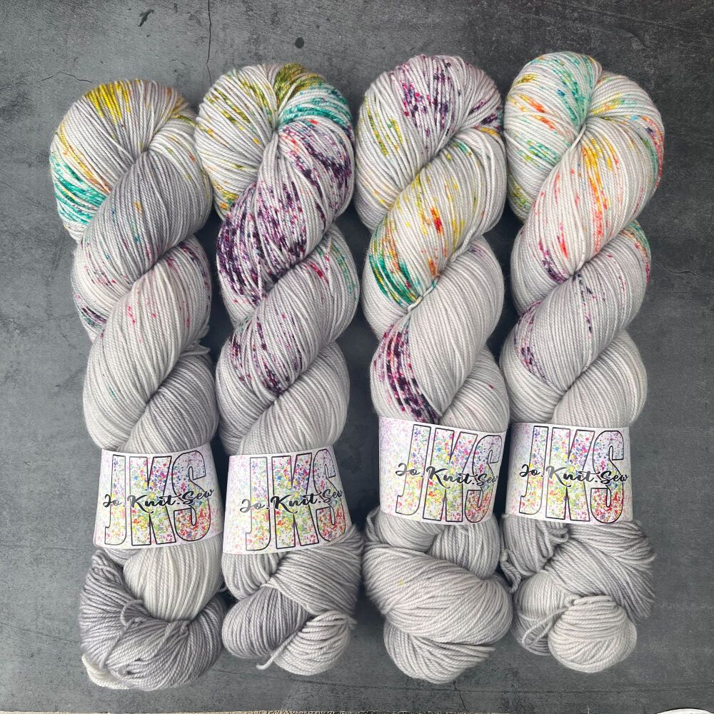 Grey-N-Bow on Merino Nylon Krypton sock