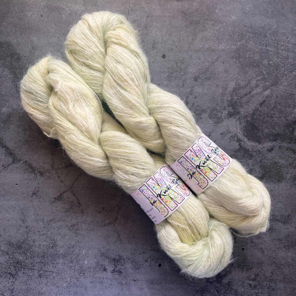 Pistache Baby Suri / Silk Fluffy Lace