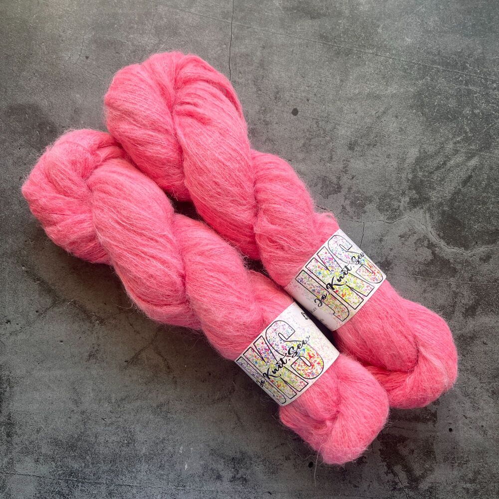 Red Baby Suri / Silk Fluffy Lace