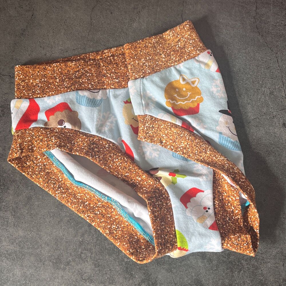 SMALL Boy Shorts UK 6-8 - Festive Cupcakes