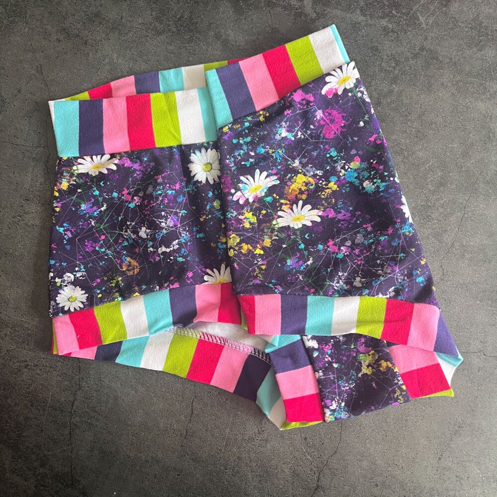 MEDIUM Boy Shorts UK 10-12 - Graffitti Flowers