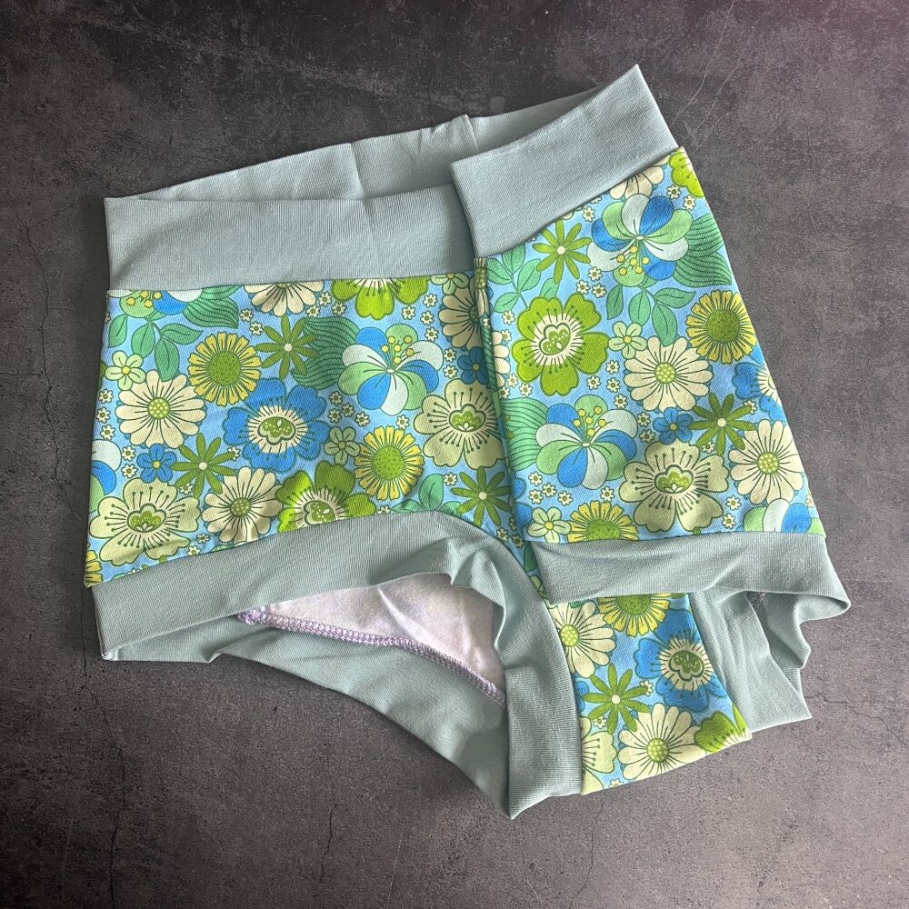 LARGE Boy Shorts UK 14-16 - 70's Bedspread