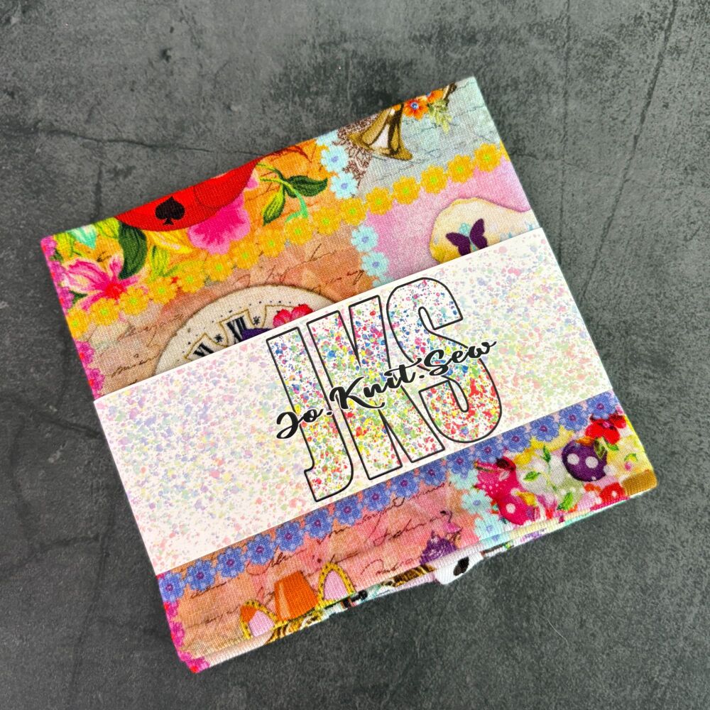 Alice Squares Yarn Hug