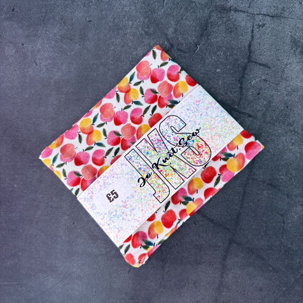 Apple Bobbing Yarn Hug