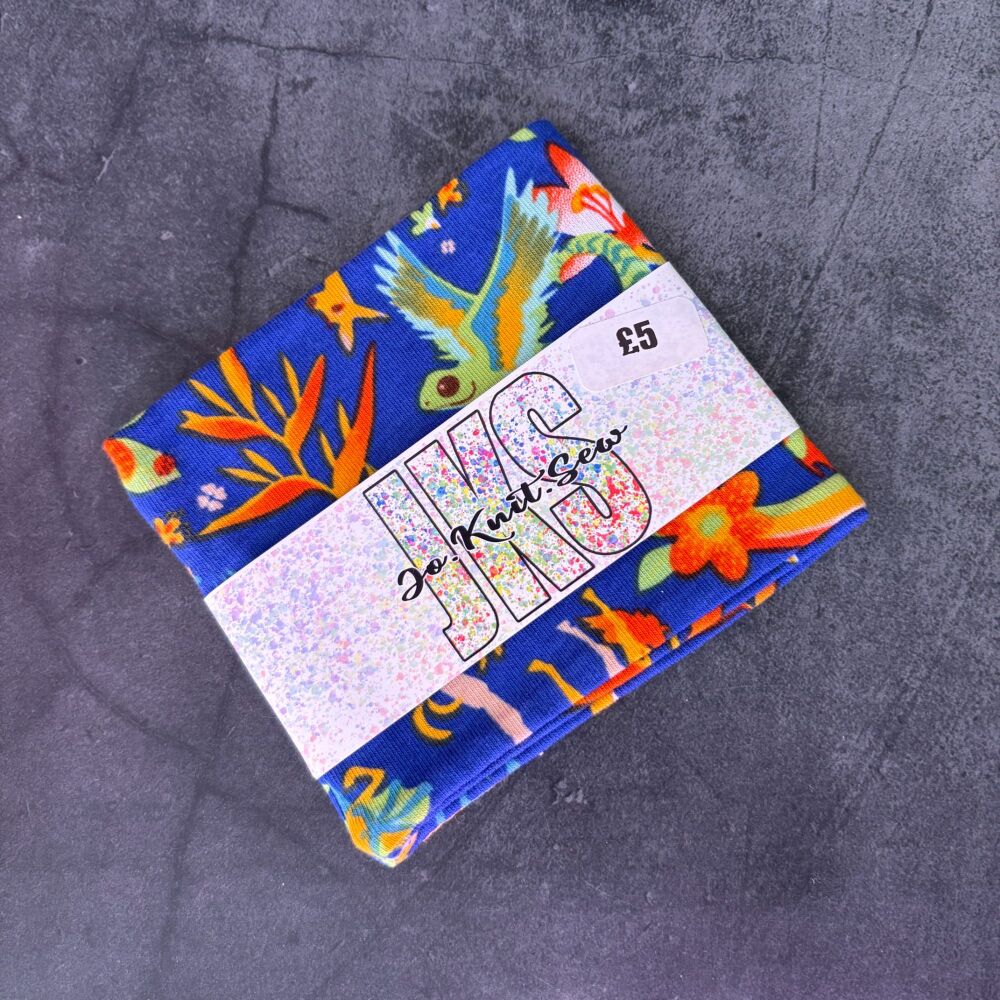 Mystery Animals Yarn Hug