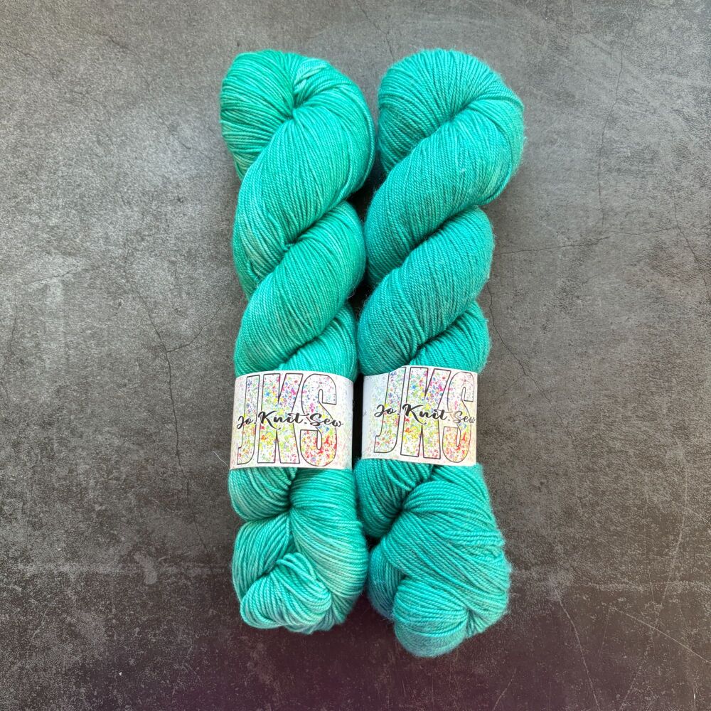 TEAL Semi Solid on Merino / Nylon Platinum sock