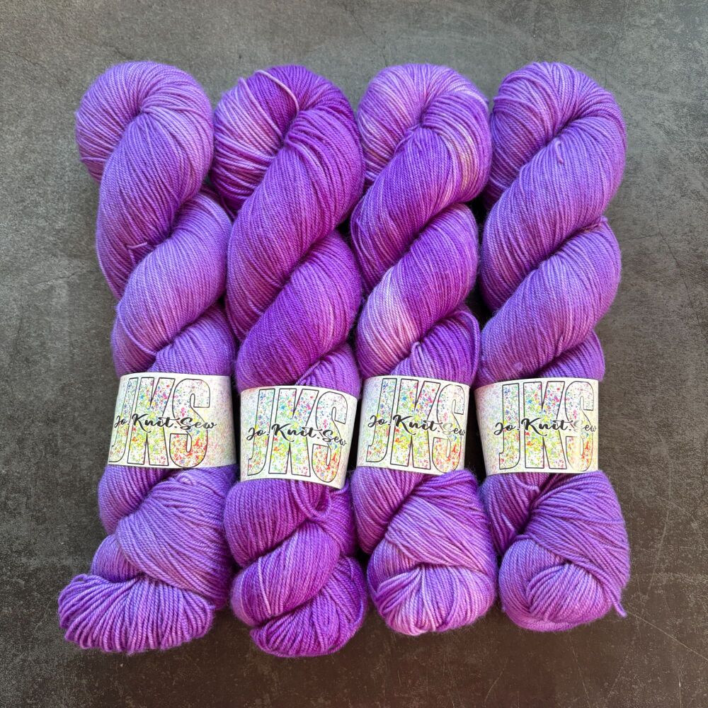 VIOLET Semi Solid on Merino Nylon sock