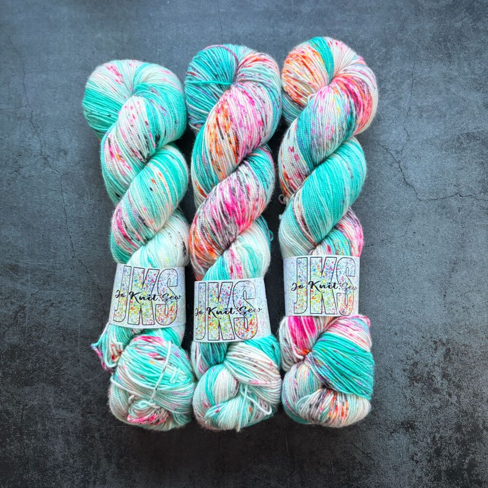 Feeling Koi on Merino Nylon Platinum sock