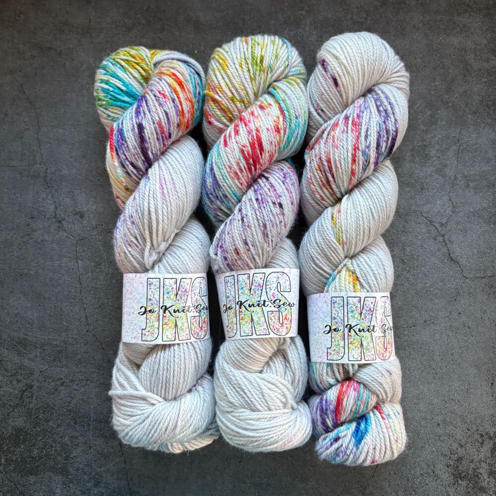 Grey-n-Bow on Merino / Nylon DK