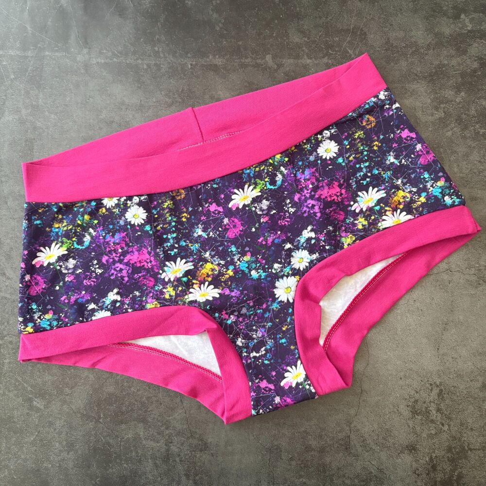 XL Boy Shorts UK 18-20 - Graffiti Flowers