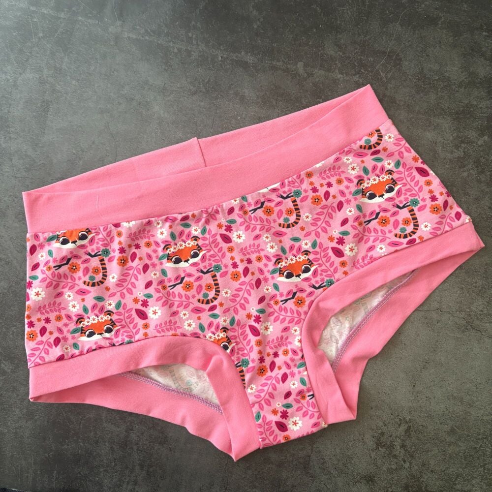 XL Boy Shorts UK 18-20 - Tiger Tiger