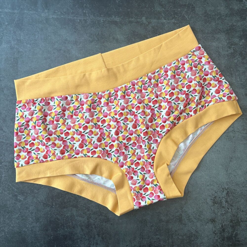 XL Boy Shorts UK 18-20 - Apple Bobbing (Yellow)