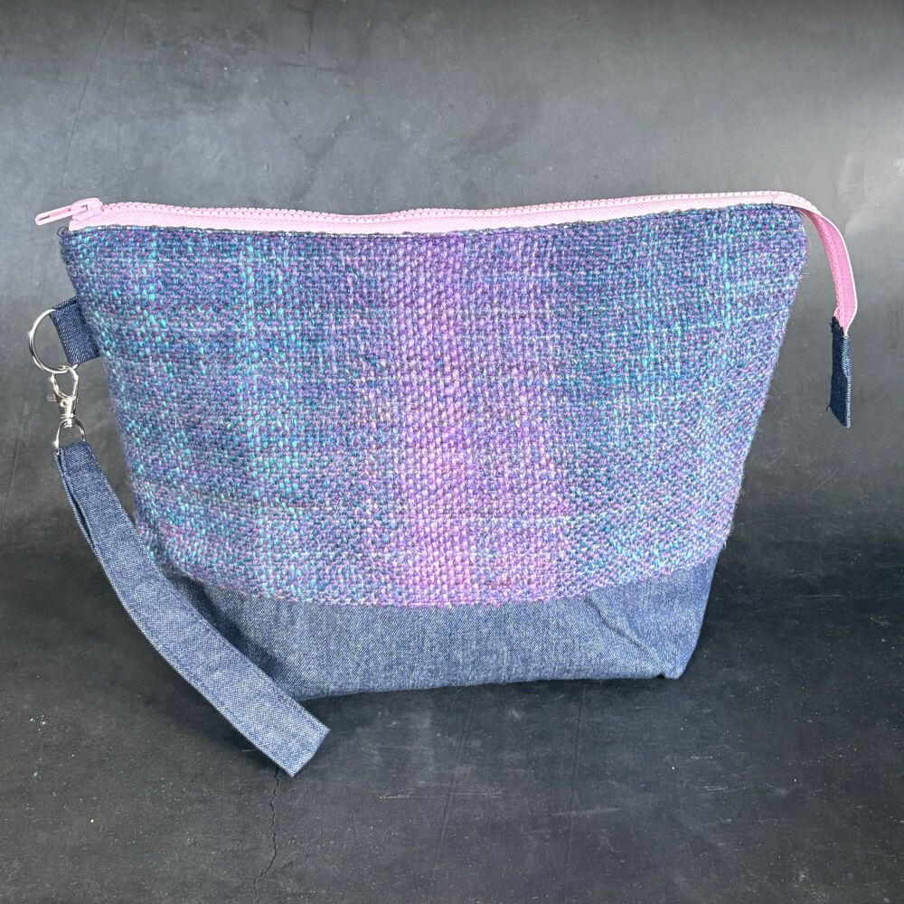 Hand Spun & Hand Woven Gradient Boxy Bottom Bag