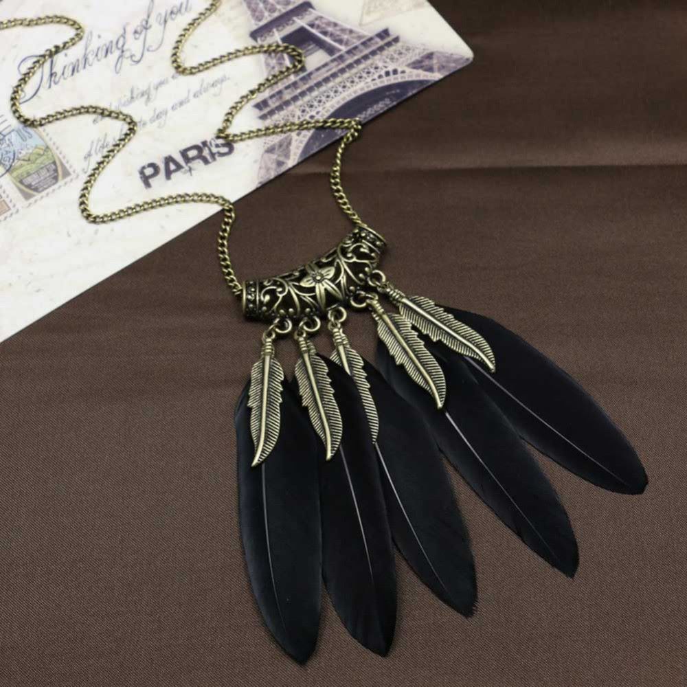 Vintage-Inspired Feather Necklace - Black and Gold