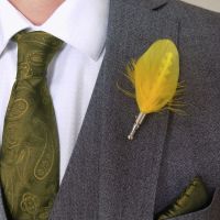 Feather BoutonniÃ¨re Buttonhole - Yellow