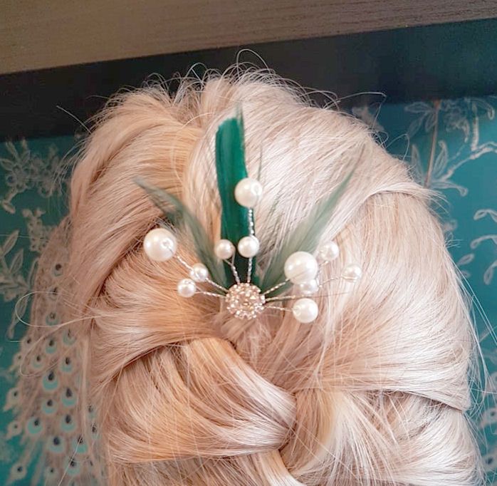 Dark Green and Pearl Feather Hair Grip