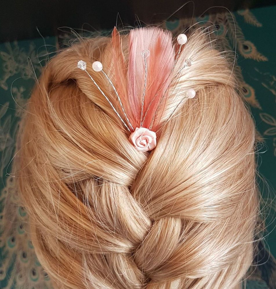 Dusky Rose Pink Feather Hair Grip